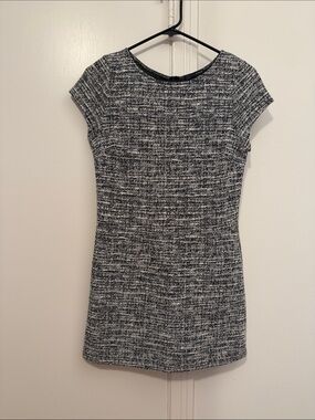 Black and White Textured Cap-Sleeve mini dress SKORT - Aqua size L